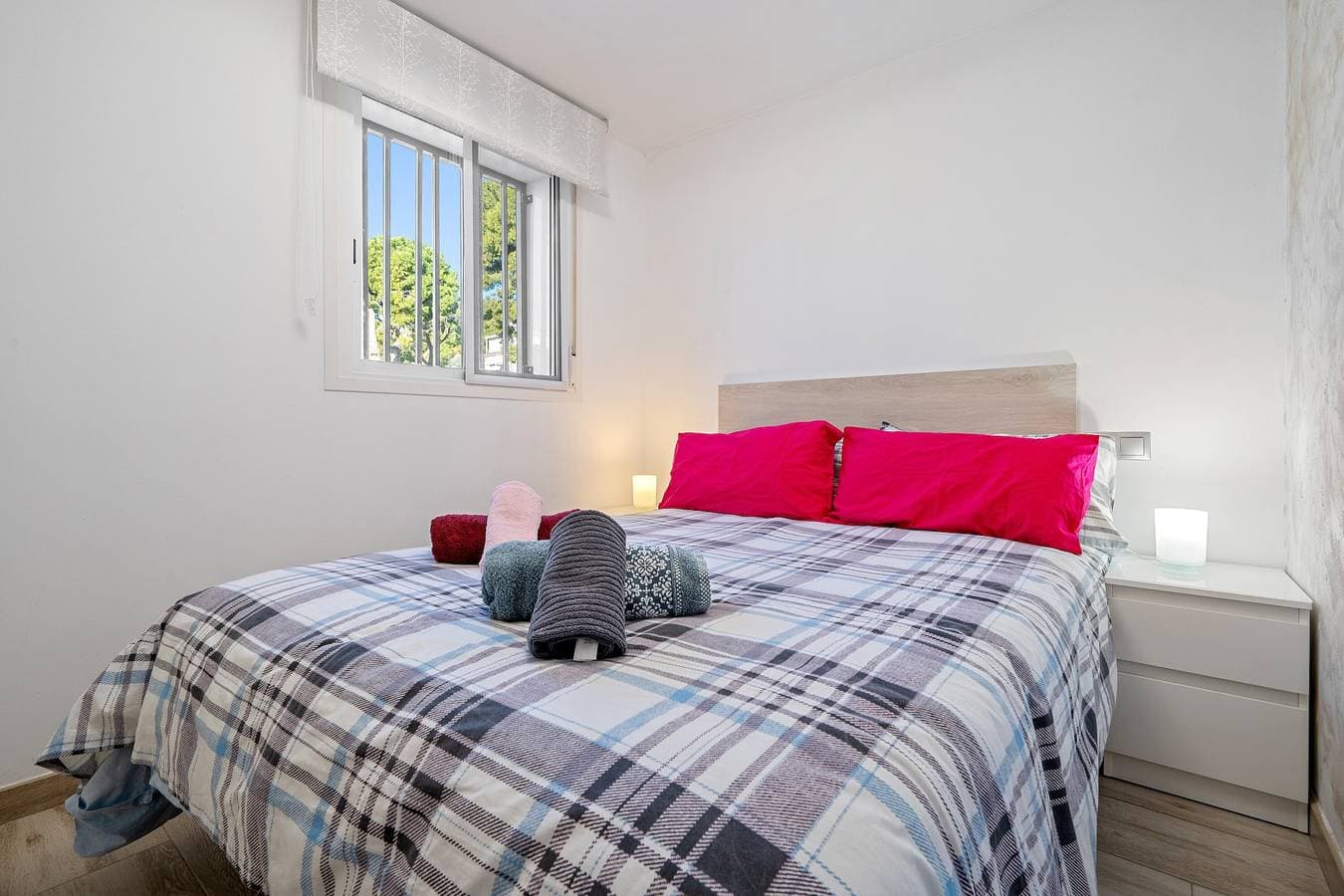 Foto 8 von 18: Ferienwohnung „Stadtflucht ins Grüne“ mit privatem Pool, Garten & WLAN