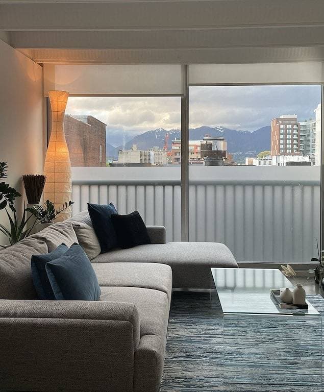 Foto 2 von 12: Bright 1Br, Rogers Arena, Bc Place, Free Parking, Chinatown