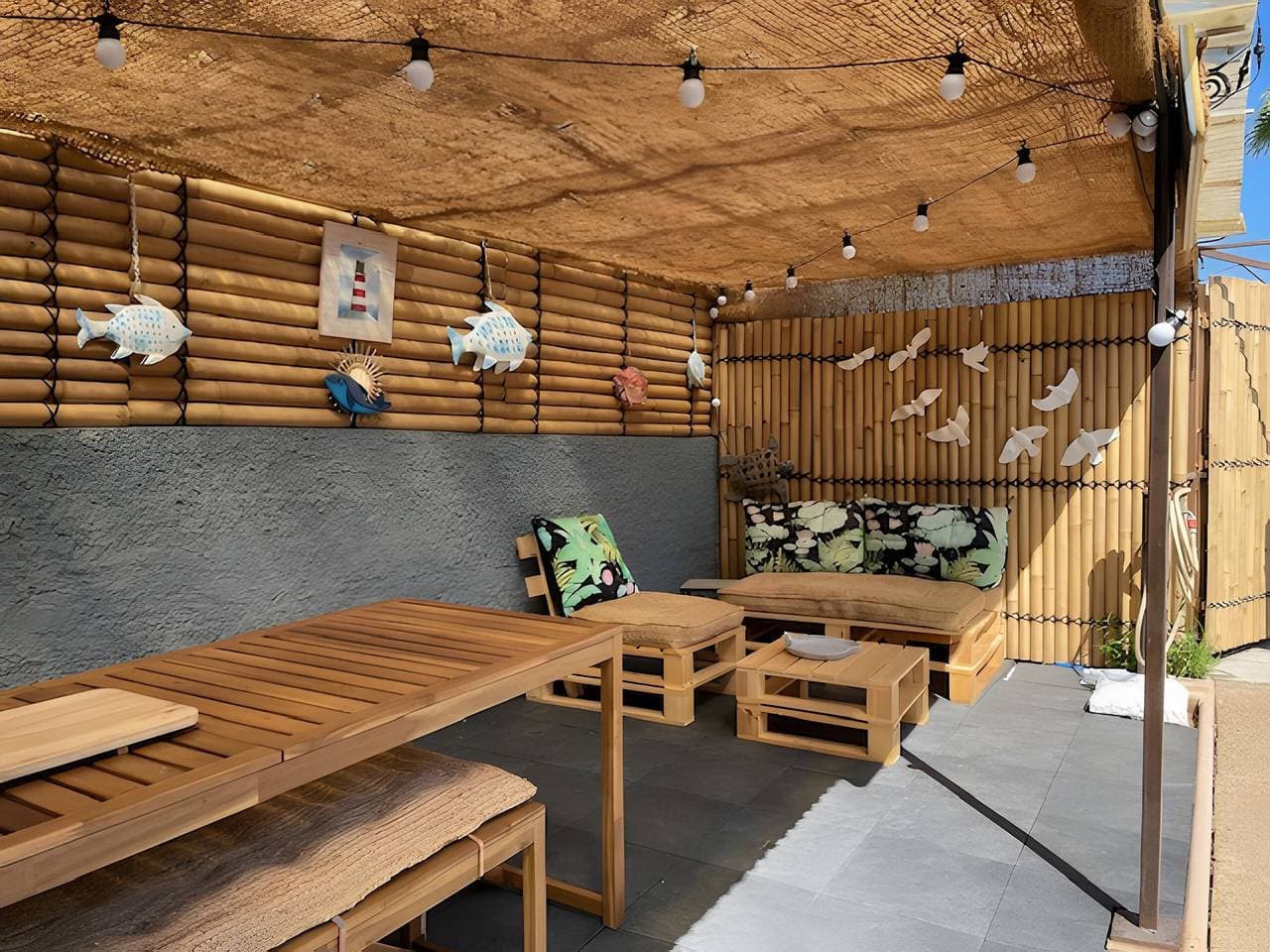 Le Cabanon de vacances avec patio 1