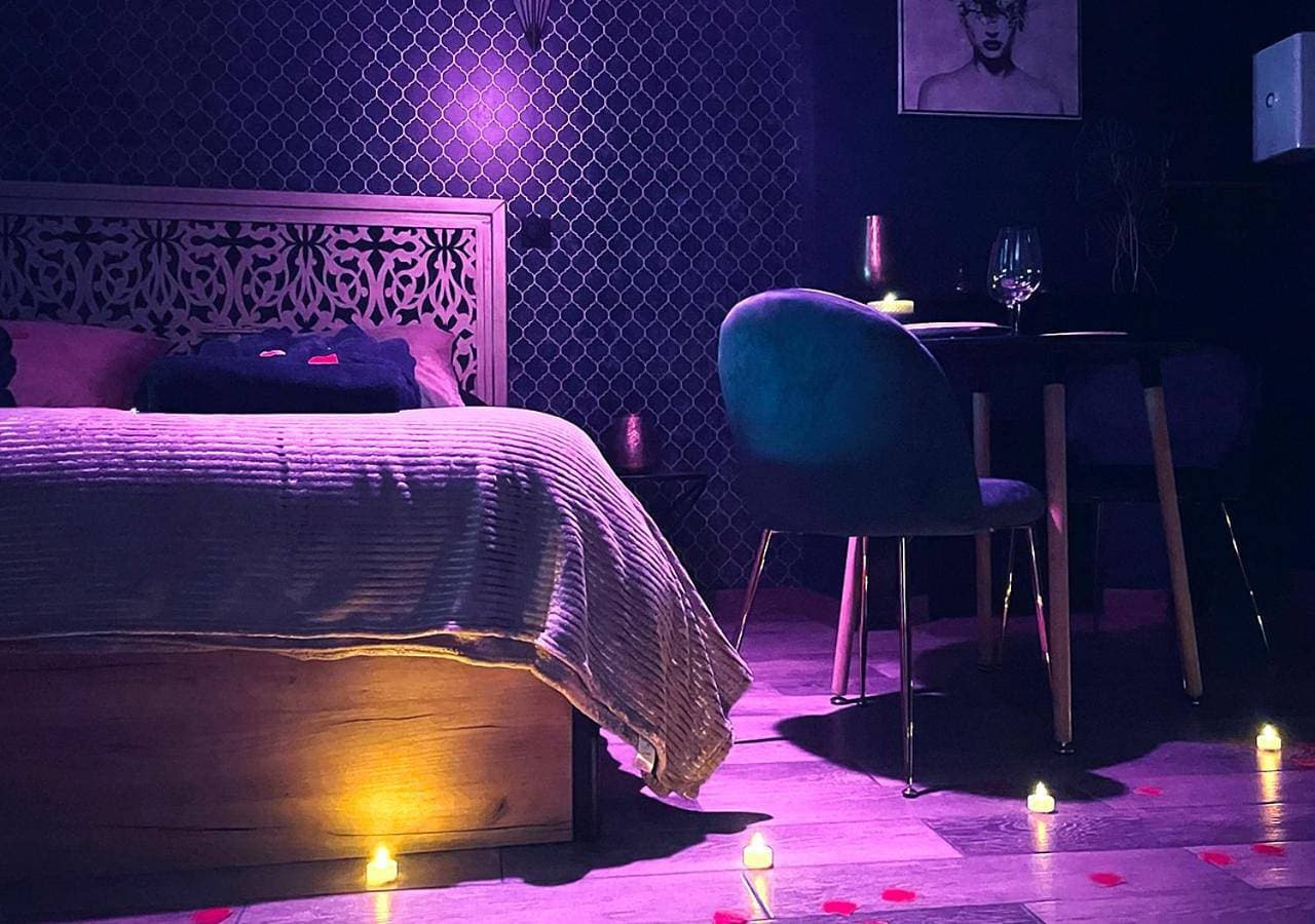 Love Room L' Orientale / Jacuzzi / Sauna 1