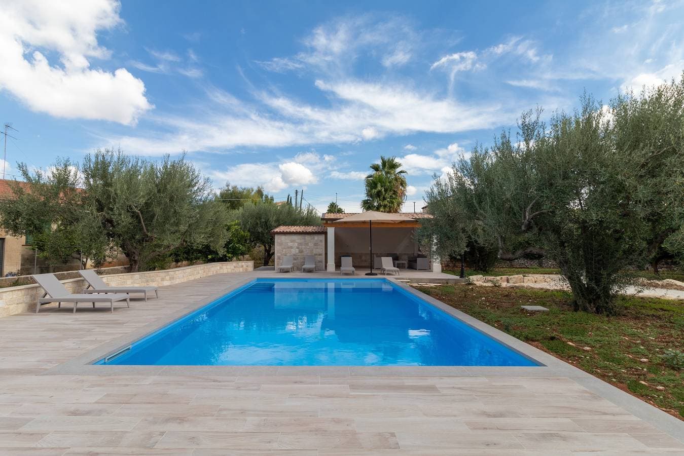 Foto 3 von 35: Villa Bartolomeo mit Pool, Garten und WLAN