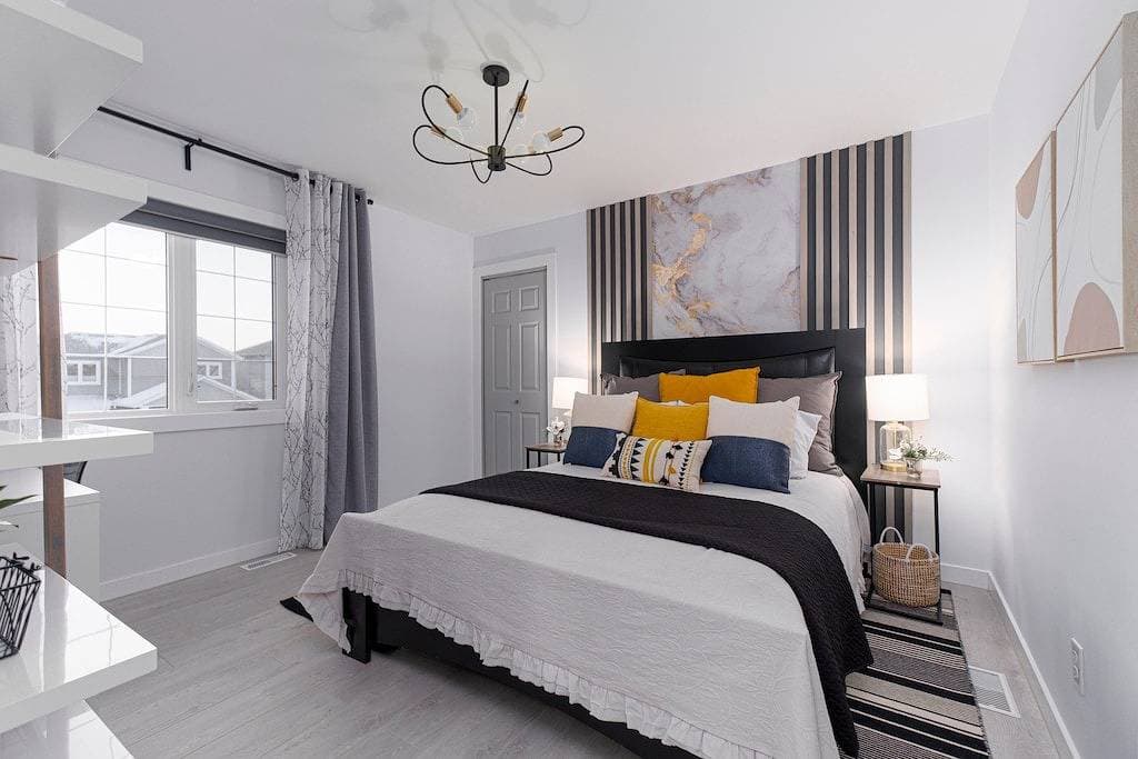 Foto 13 von 31: Luxurious House in a Desired Location, King Bed