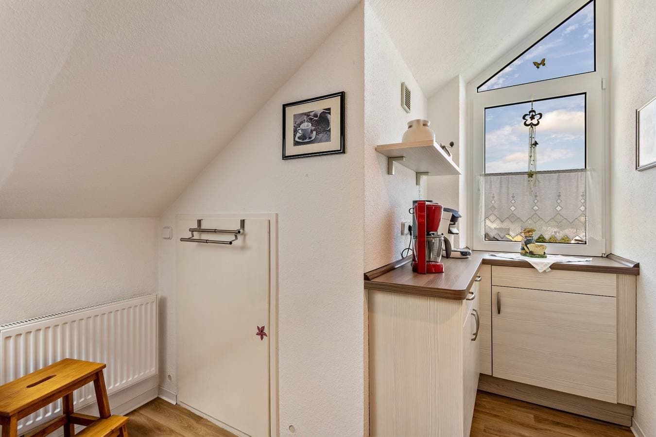 Foto 6 von 21: "Ferienwohnung Ausblick" mit Bergblick, Sitzecke im Garten und WLAN