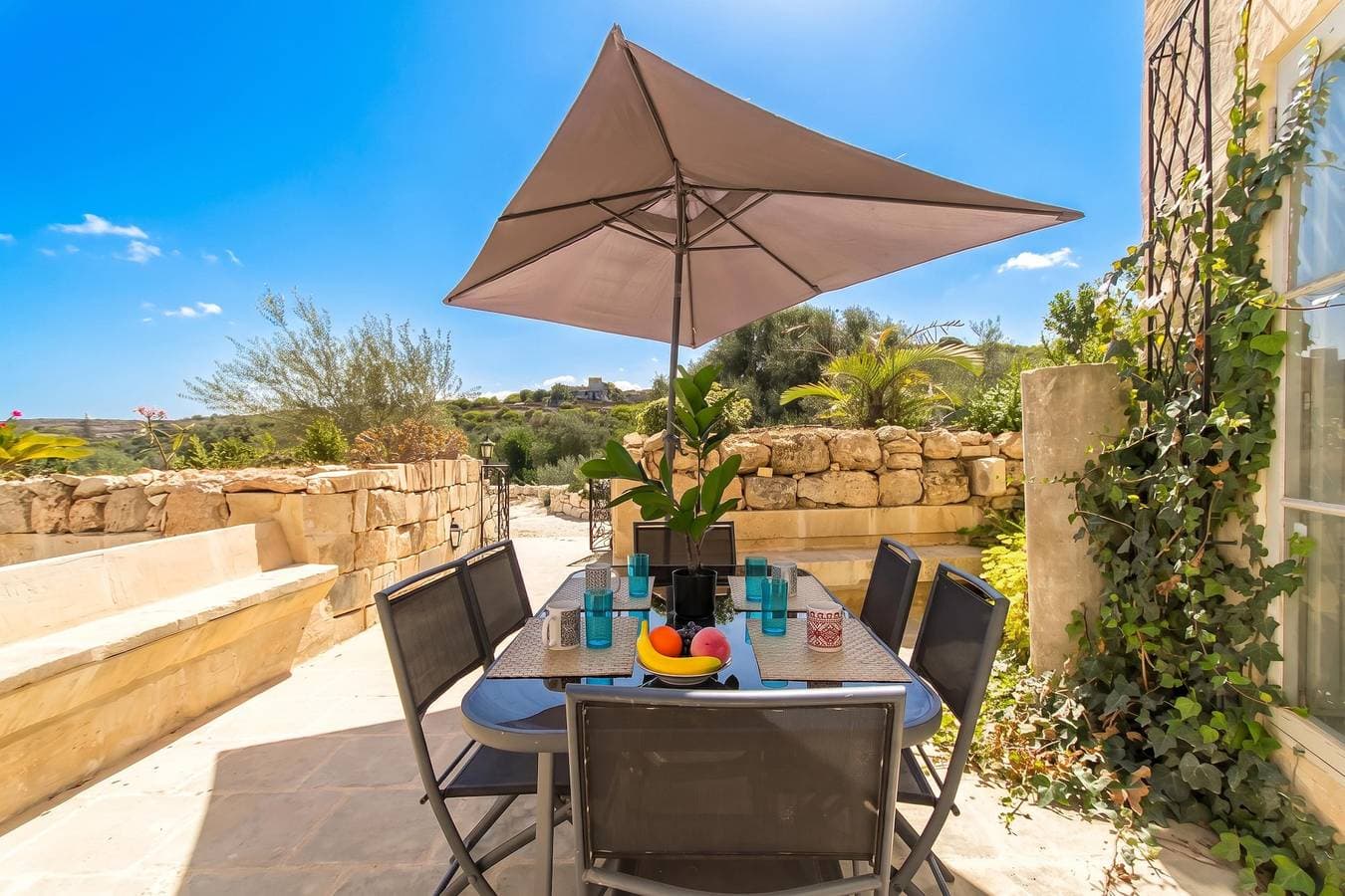 Pleasant stone house & jacuzzi St Martin 1