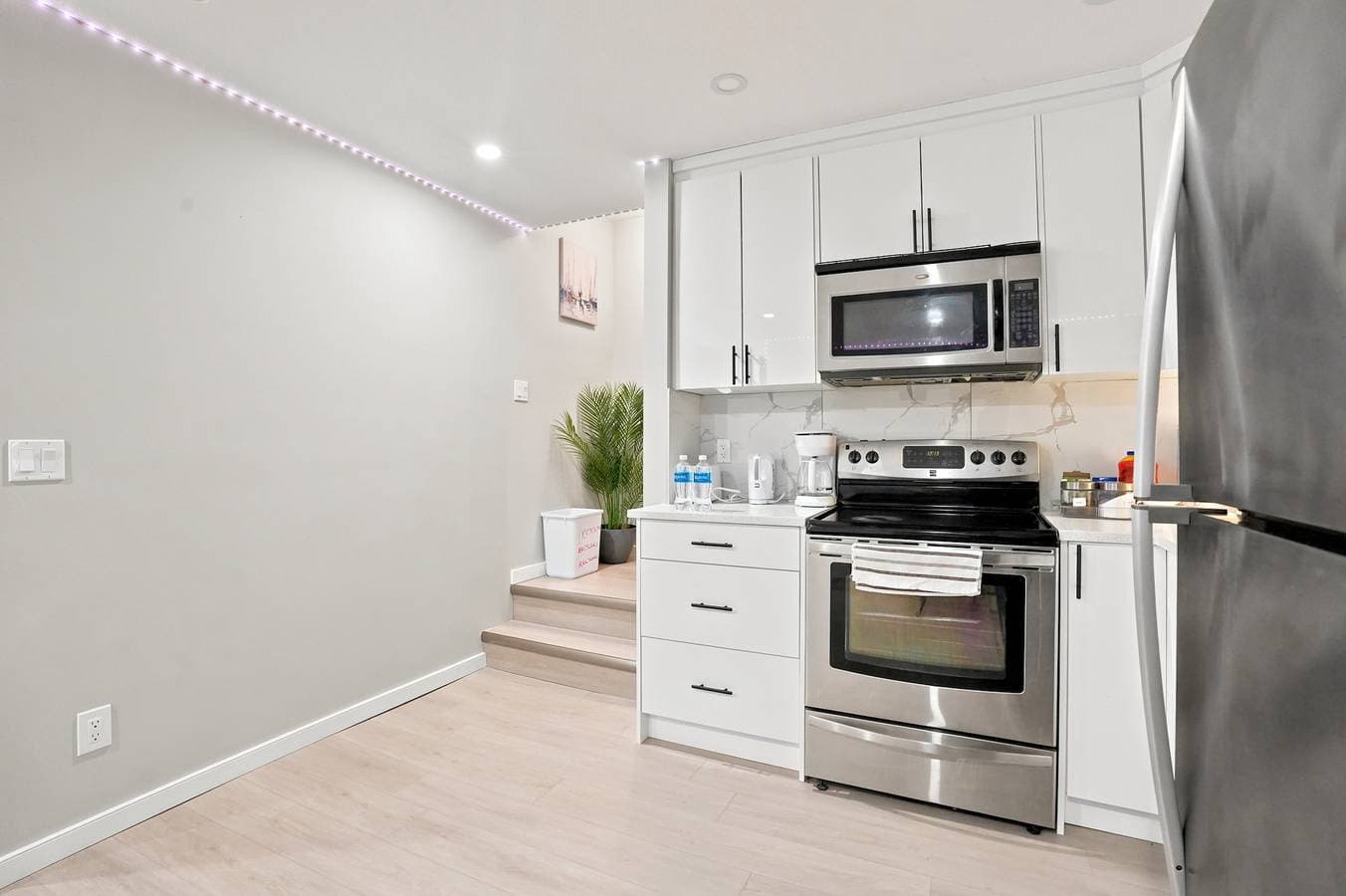 Foto 13 von 23: Gemütliches Apartment mit 1 Schlafzimmer in Calgary mit Kochnische