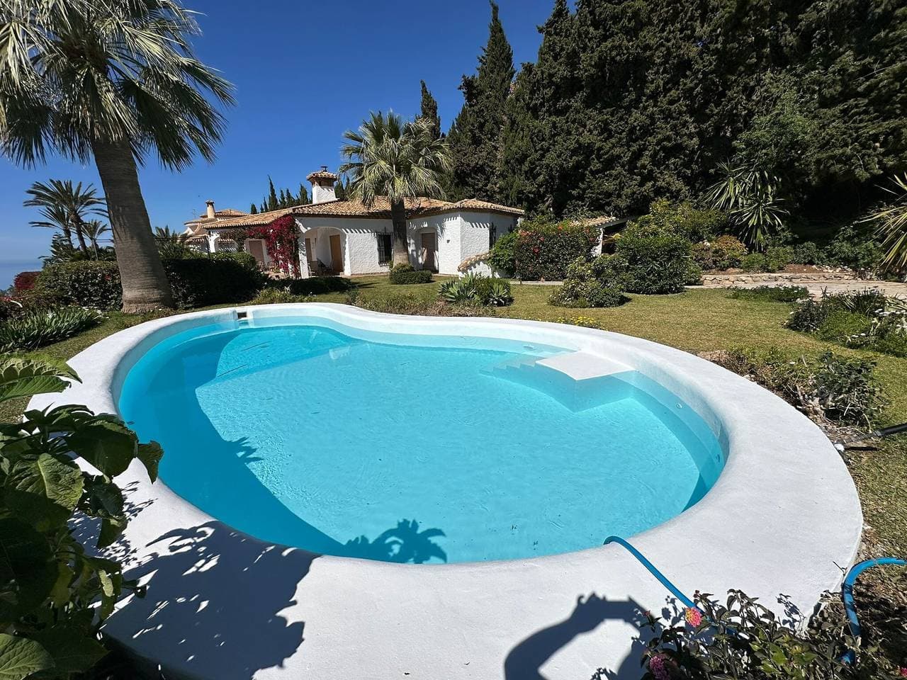 Foto 2 von 25: Villa "Tropical Dream" mit großem Garten, Meerblick, beheiztem Privatpool & WLAN