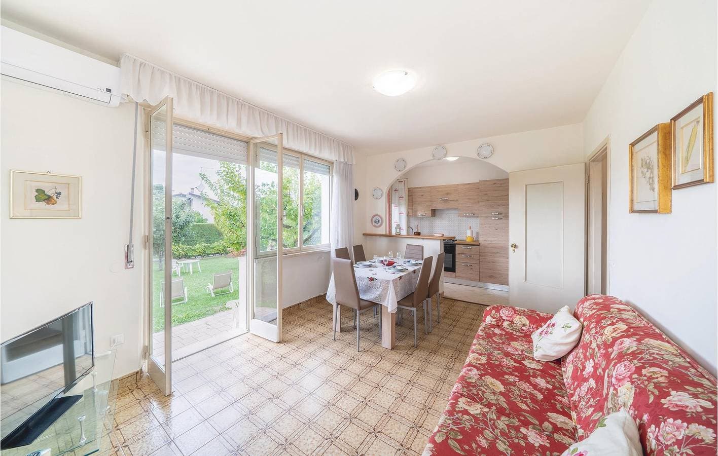 Foto 6 von 21: Rückzugsort am Gardasee - Pool, Terrasse, & Parkplatz (71 Zeichen)