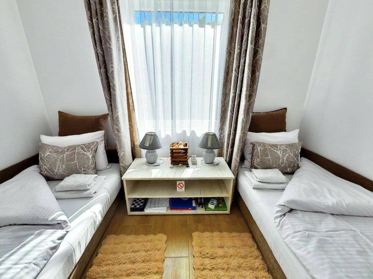 Foto 7 von 37: Two-Bedroom Apartment