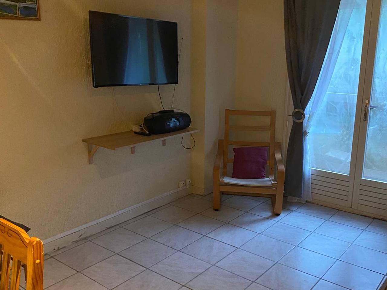 Foto 5 von 18: Ruhige Wohnung mit Aussicht in der Nähe der Station