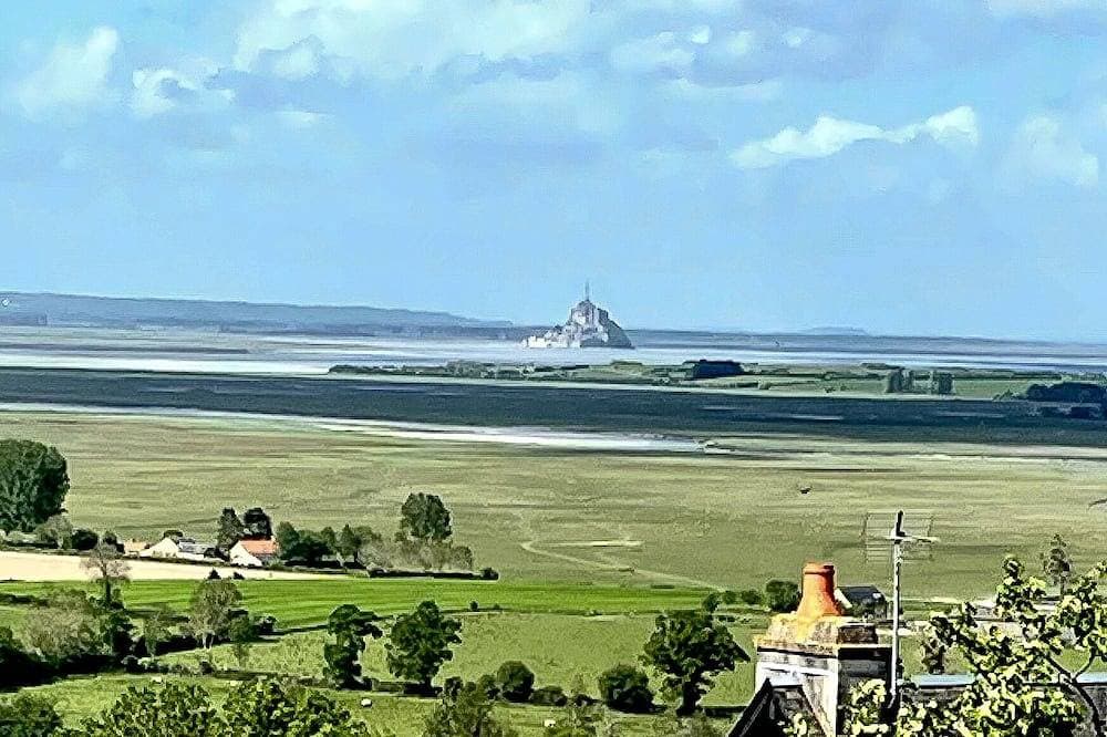 ?? Maison de Vacances La Butte Avec sa vue sur le Mont Saint Michel et sa Baie 1