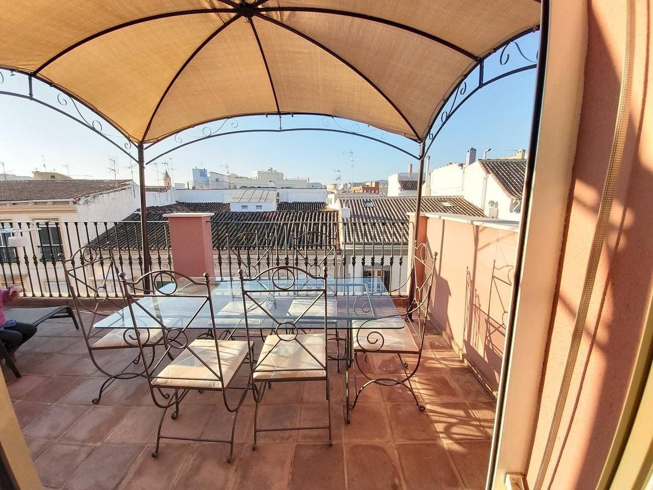 Foto 2 von 32: Ferienwohnung für 4 Personen mit Terrasse
