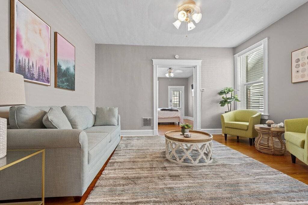 Dog-Friendly South City | Office & Porch 1