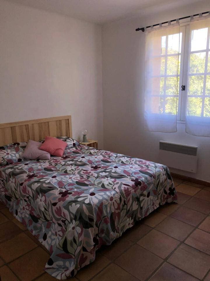 Foto 12 von 33: Three-Bedroom House