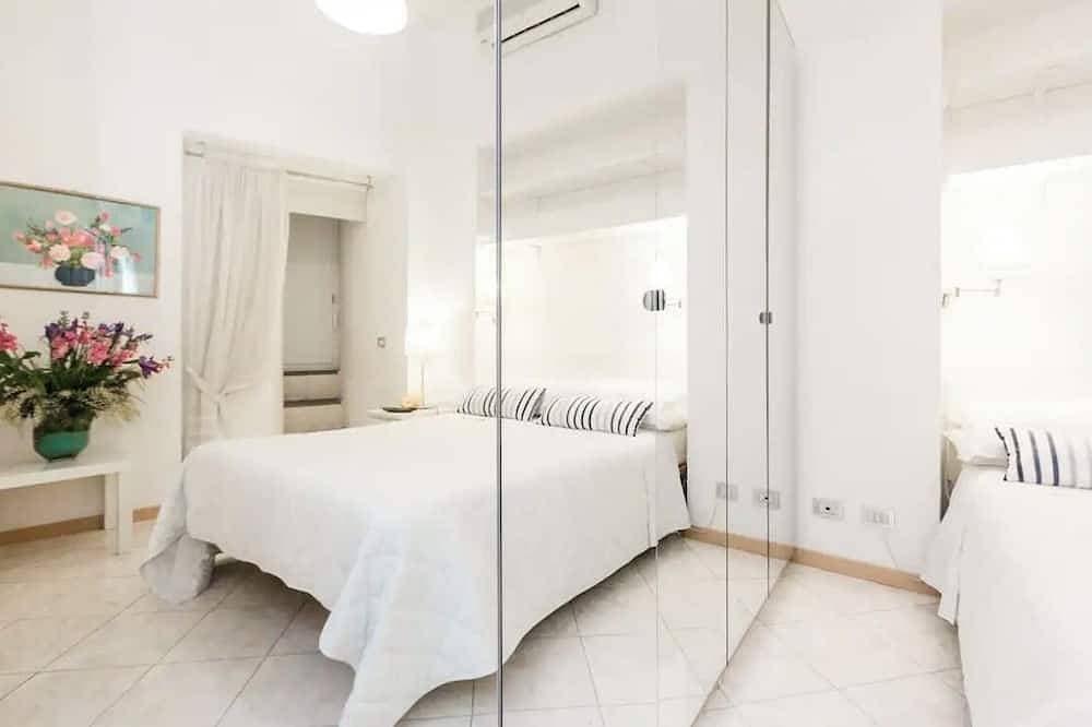 Foto 2 von 17: Elegant apartment in the heart of Rome - Spanish Steps