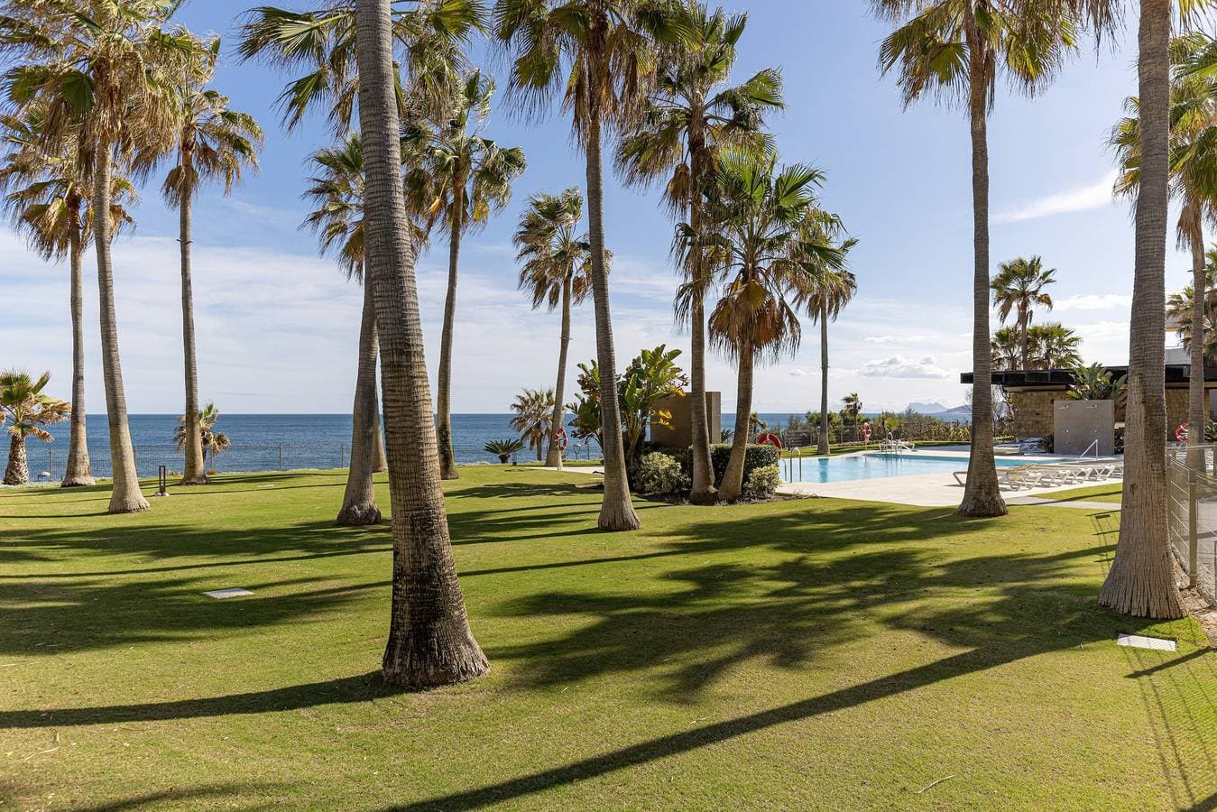 Foto 6 von 25: Ferienwohnung 'Modern Frontline Beach - Estepona' mit Meerblick, WLAN und Klimaanlage