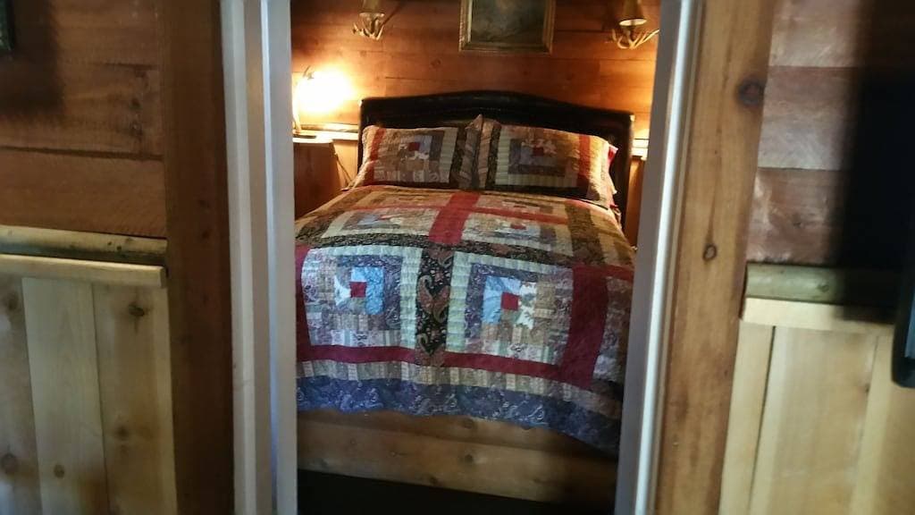 Foto 13 von 28: Die historische Stansfield Cabin mit Wi-Fi