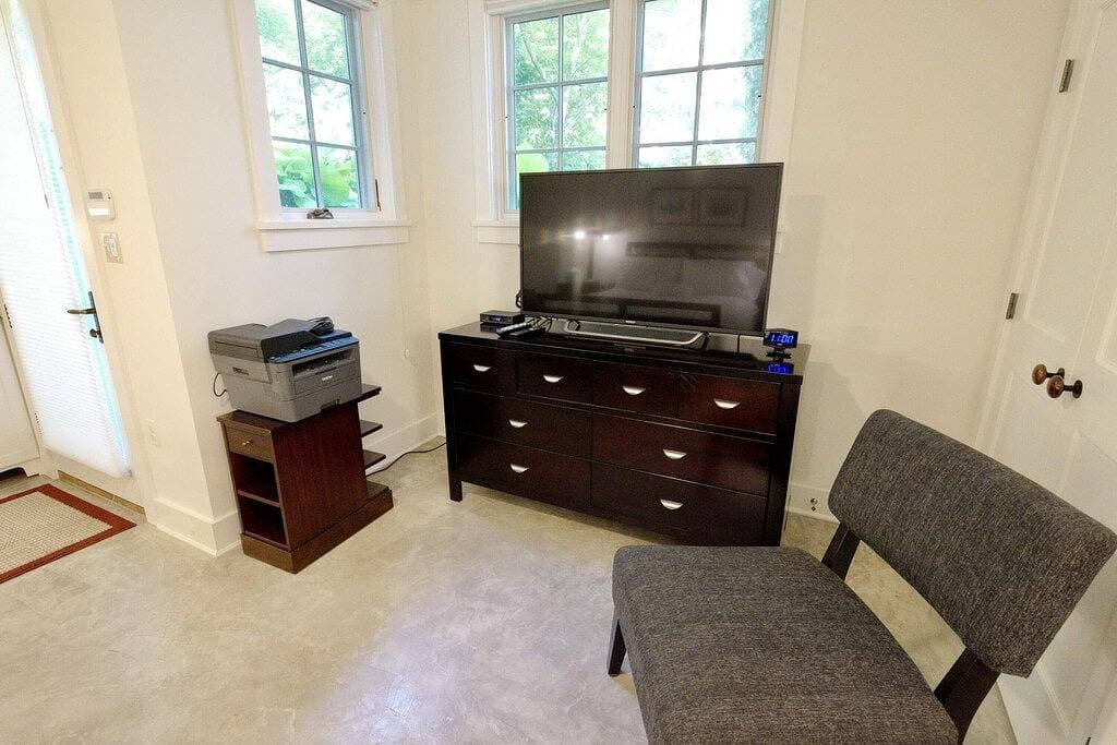 Foto 11 von 11: New Luxe Studio Cleveland Park near Zoo