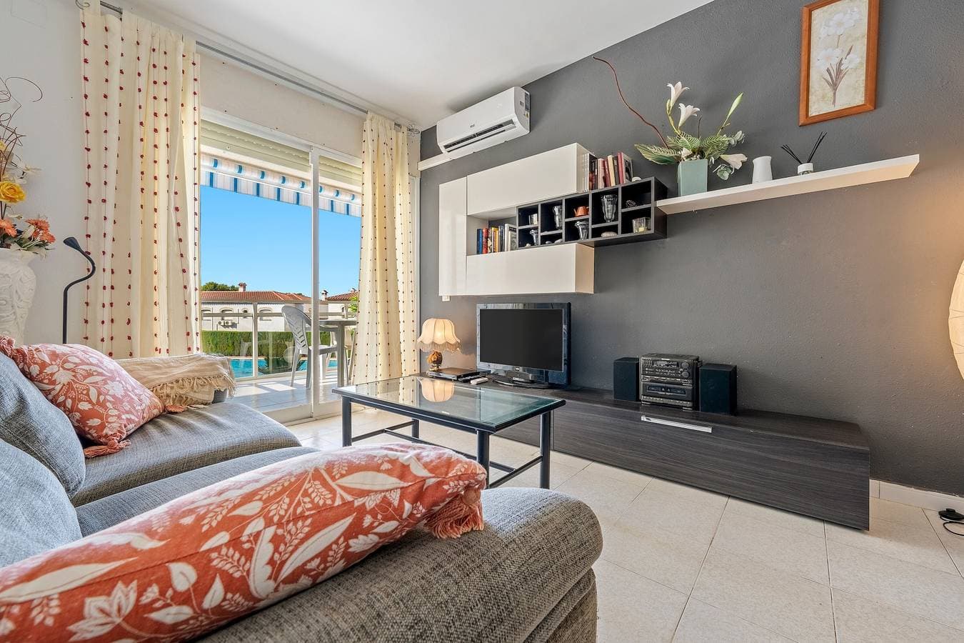 Foto 3 von 21: Ferienwohnung 'Residencial Los Pelicanos' mit Pool, WLAN & Klimaanlage