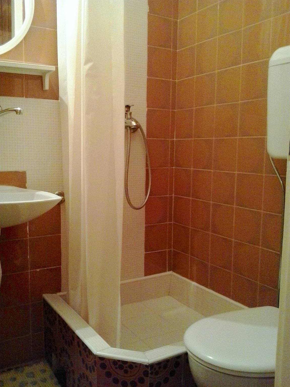 Foto 11 von 15: 3-Zimmer-Ferienwohnung am Strand Drasnice, Makarska -a