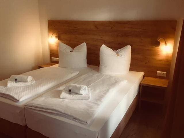 Foto 8 von 9: Standard Twin Room
