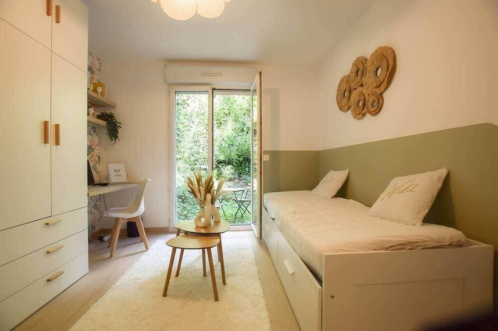 Foto 7 von 22: L'ombelle - Water-green studio with small outdoor area