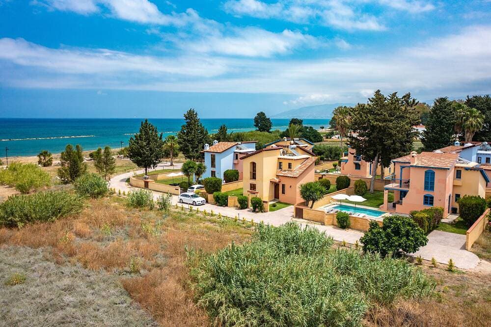 Foto 11 von 30: 2 Schlafzimmer Villa mit privatem Pool, am Strand