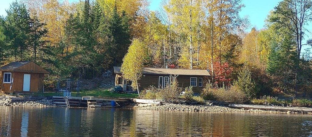 Foto 4 von 23: Clean Romantic Cabin<br>Lakeside Sauna/Tub and Fire Pit