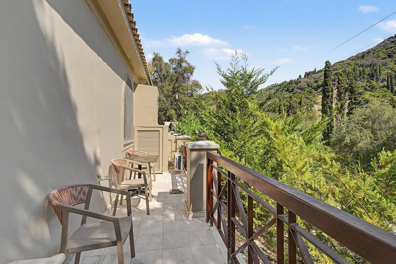 Foto 5 von 35: Doliva Studio 6 Apartment mit privatem Pool