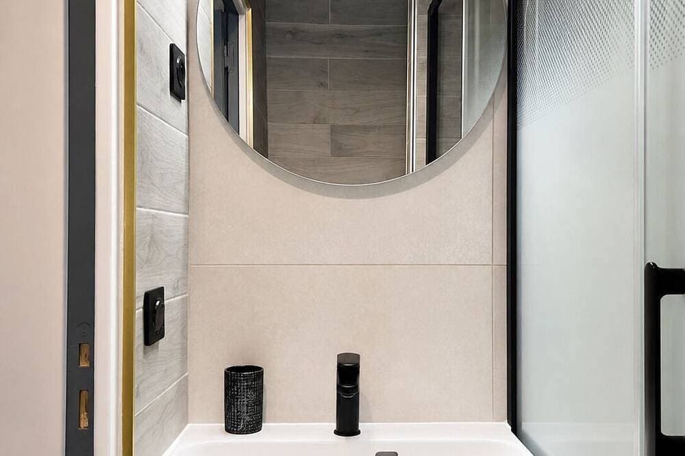 Foto 5 von 11: Apartment on the Canal de l'Ourcq — Private Parking, Pantin