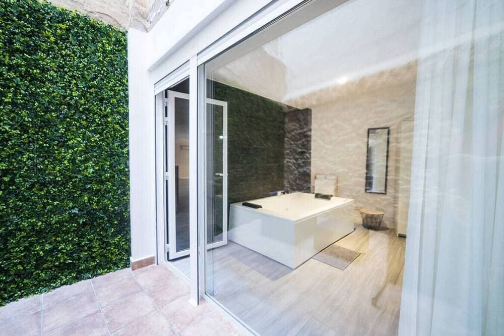 Moonkey - Apto. Cardenal Payá con Jacuzzi y Patio 1