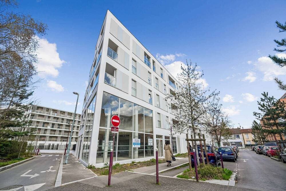 Foto 10 von 16: Chic and brand-new studio near Paris