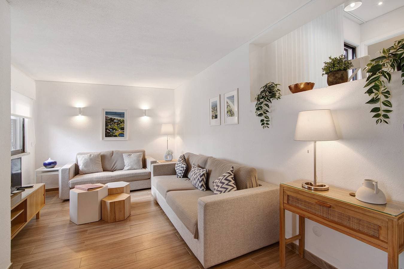 Foto 4 von 25: Ferienhaus 'Pear Tree' mit privater Terrasse, WLAN und Klimaanlage