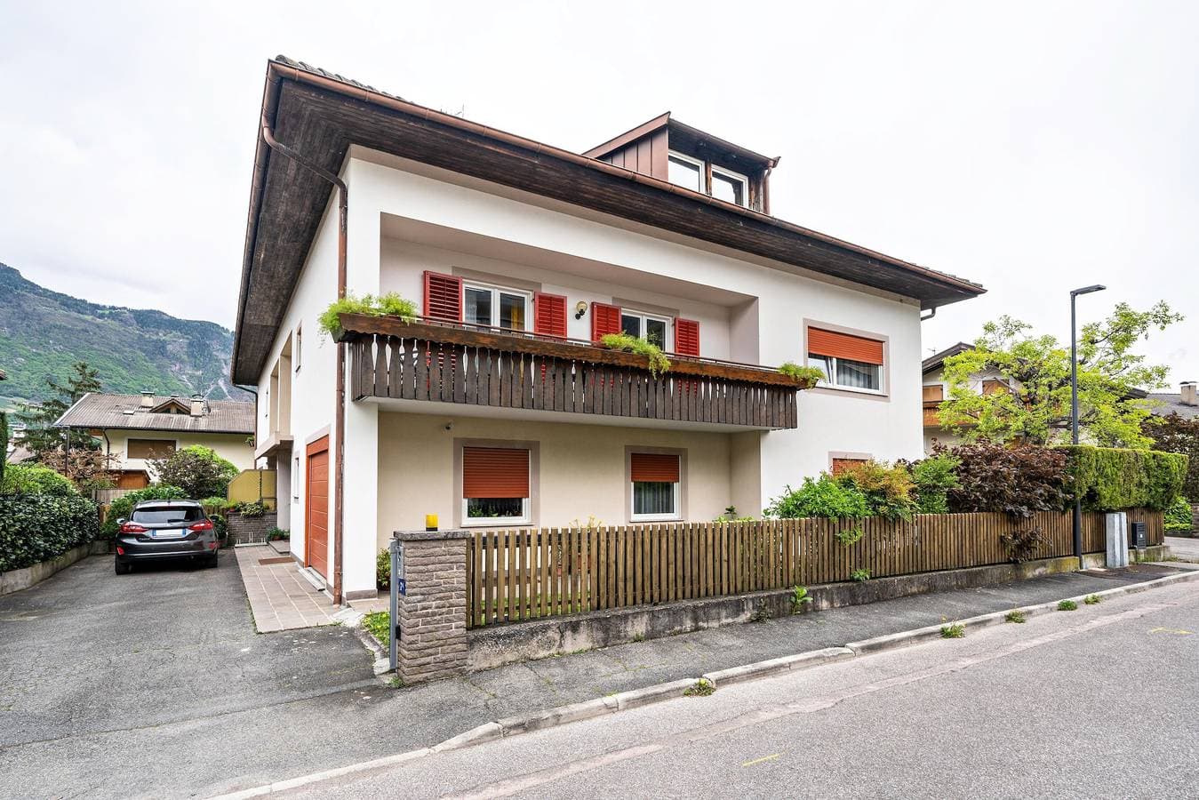 Foto 10 von 14: Ferienwohnung 'Wohnung Vigiljoch Haus Pfattner' mit Bergblick und Balkon