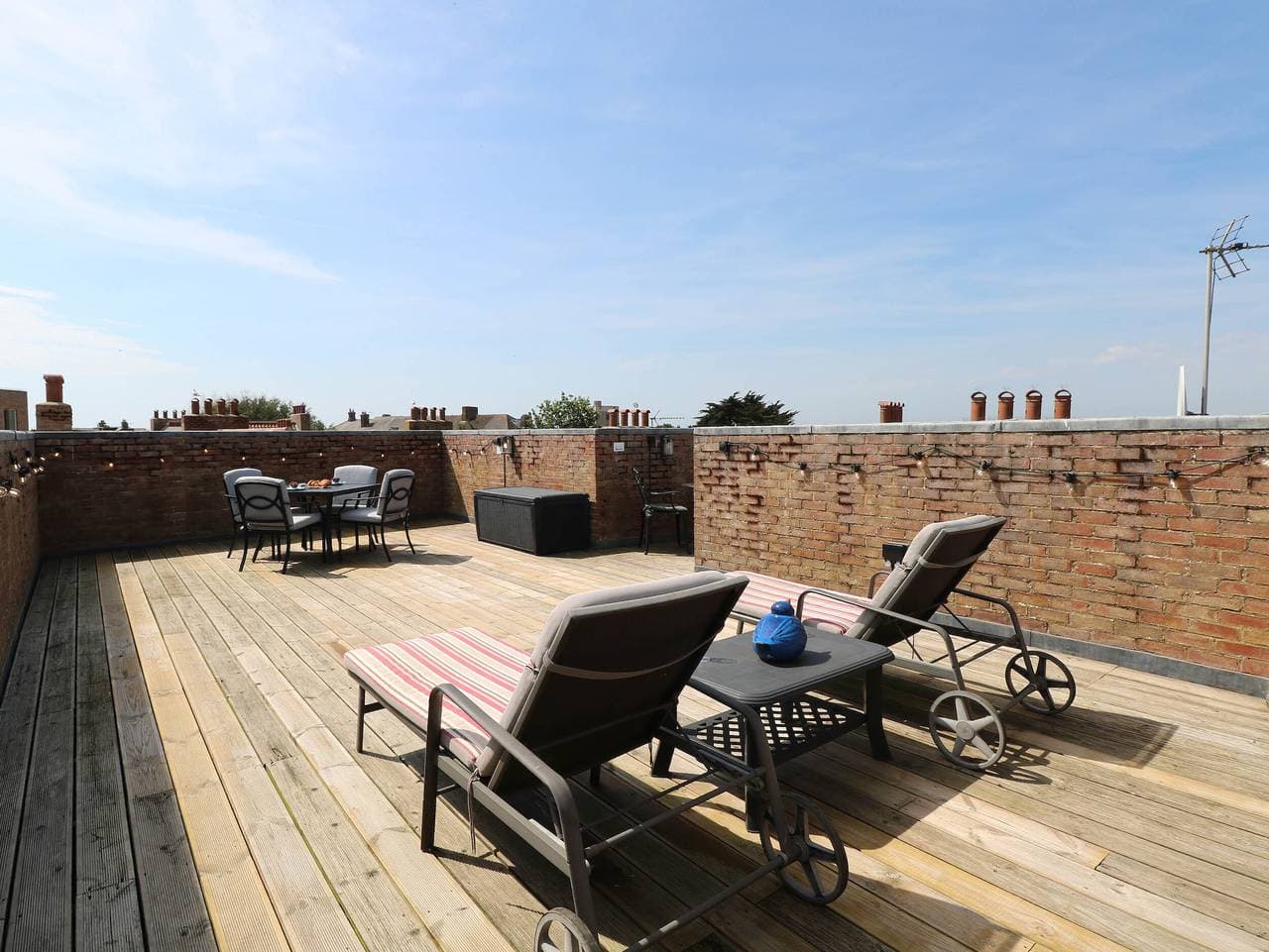 Foto 2 von 24: Ferienwohnung für 2 Personen mit Terrasse
