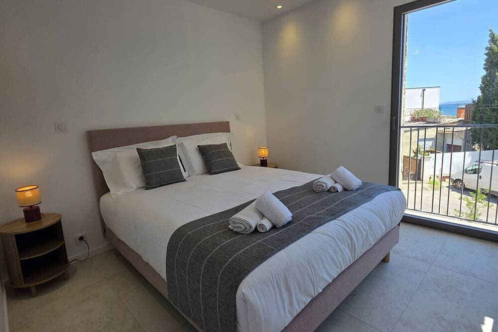Foto 3 von 30: Elegant new villa just steps from the beach - Air conditioning