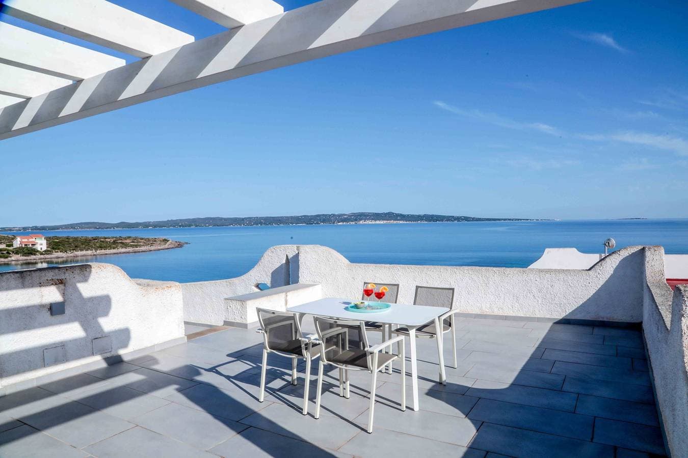 Foto 5 von 31: Luxury Beachfront Villa Kaleidos