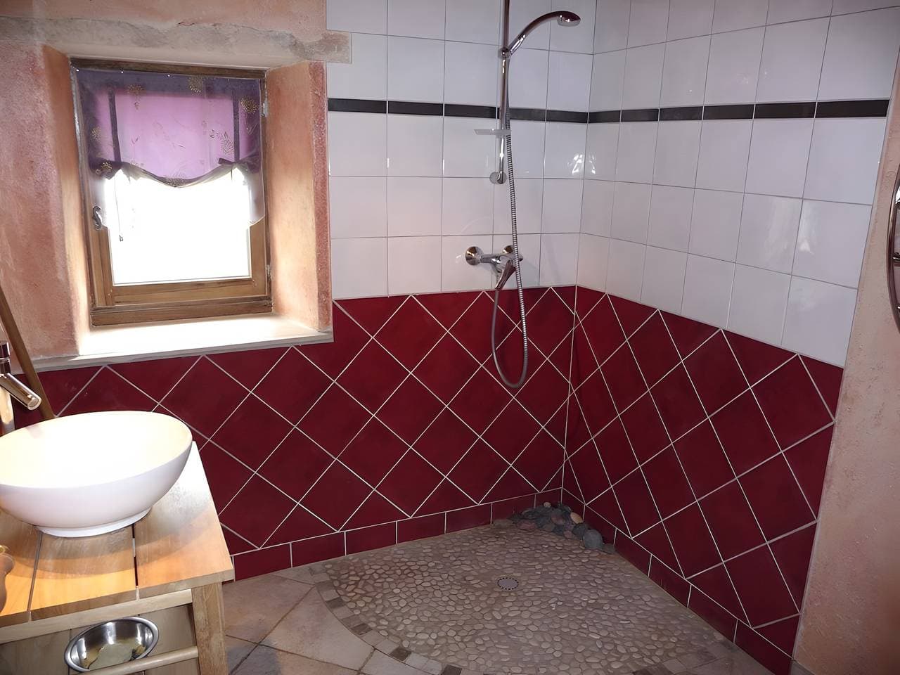 Foto 6 von 14: Ferienhaus 'Gîte 2 mit privatem Pool', Bergblick, privatem Pool & WLAN
