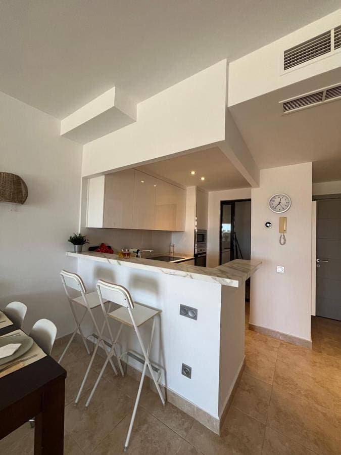 Foto 5 von 16: Two-Bedroom Apartment