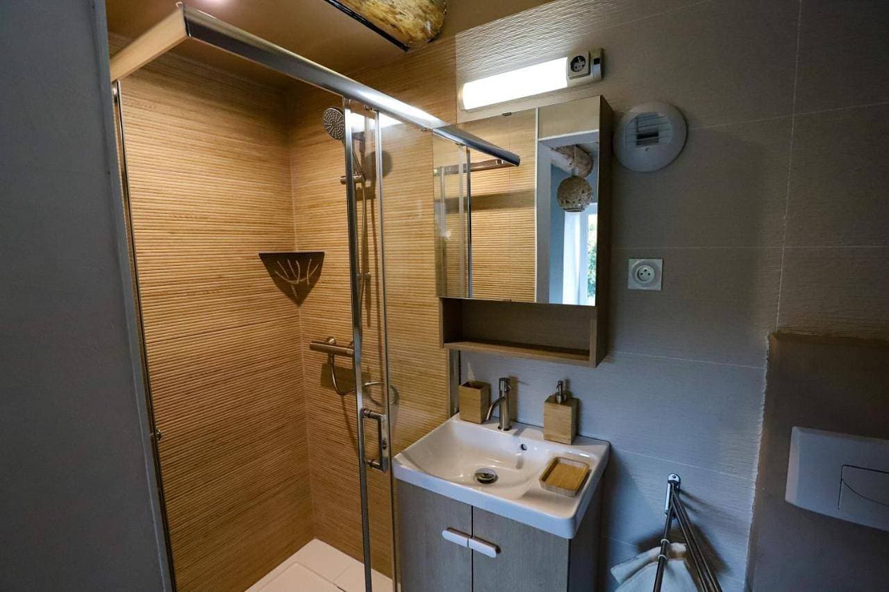 Foto 10 von 13: Double Room with Private Bathroom