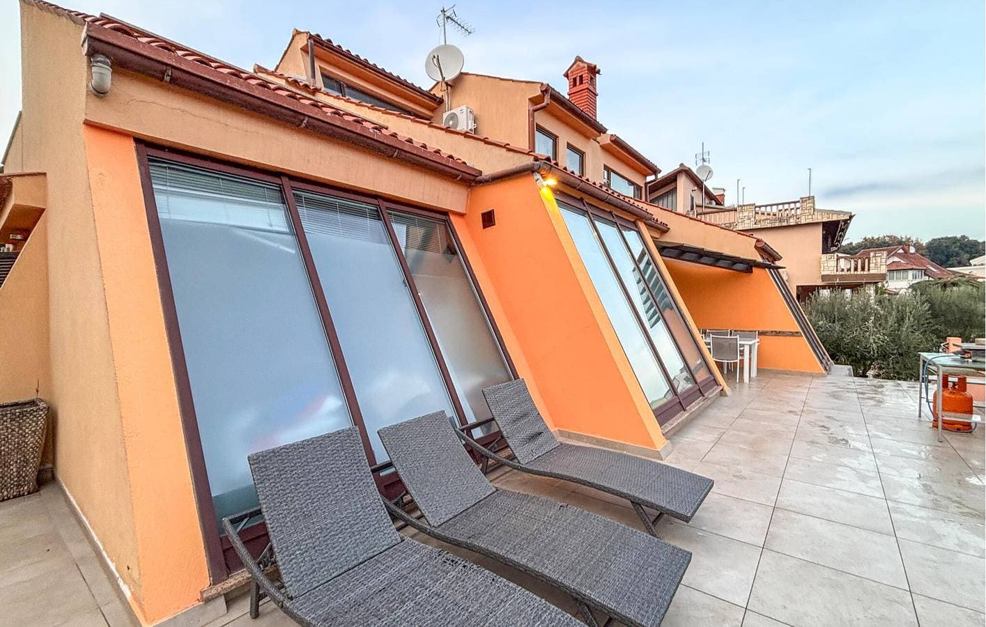 Foto 3 von 30: Gemütliche Ferienwohnung mit Terrasse, WLAN, Parkplatz und 1,5 km zum Strand