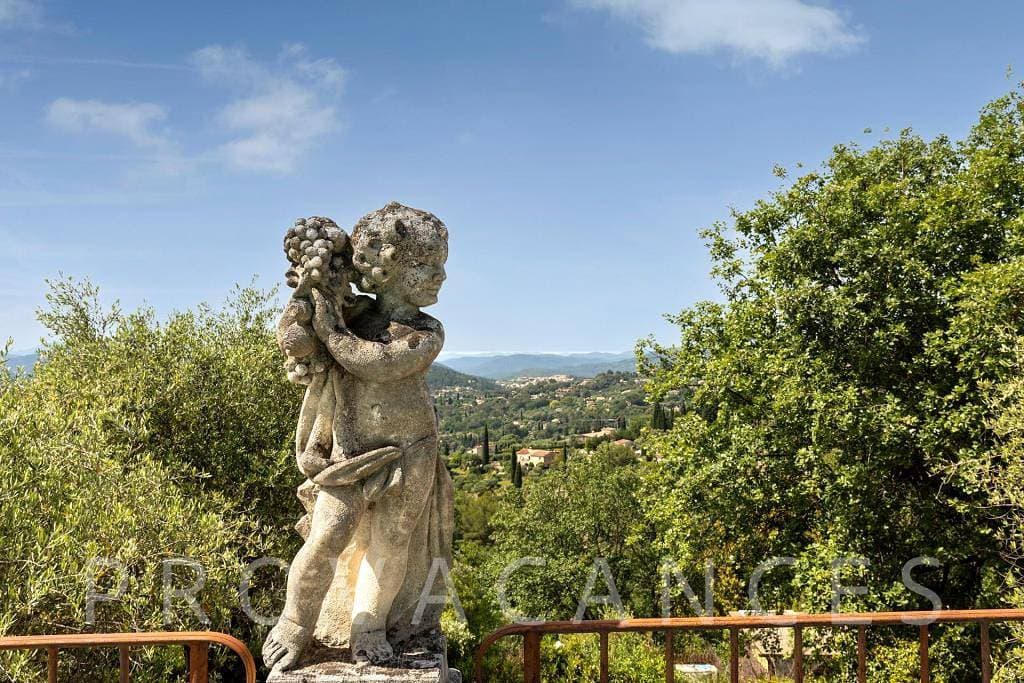 Foto 11 von 84: Großes Ferienhaus mit Pool in Cabris - Grasse