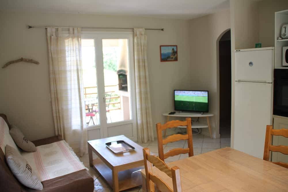 Foto 5 von 8: Semi-detached mini-villa in small family residence