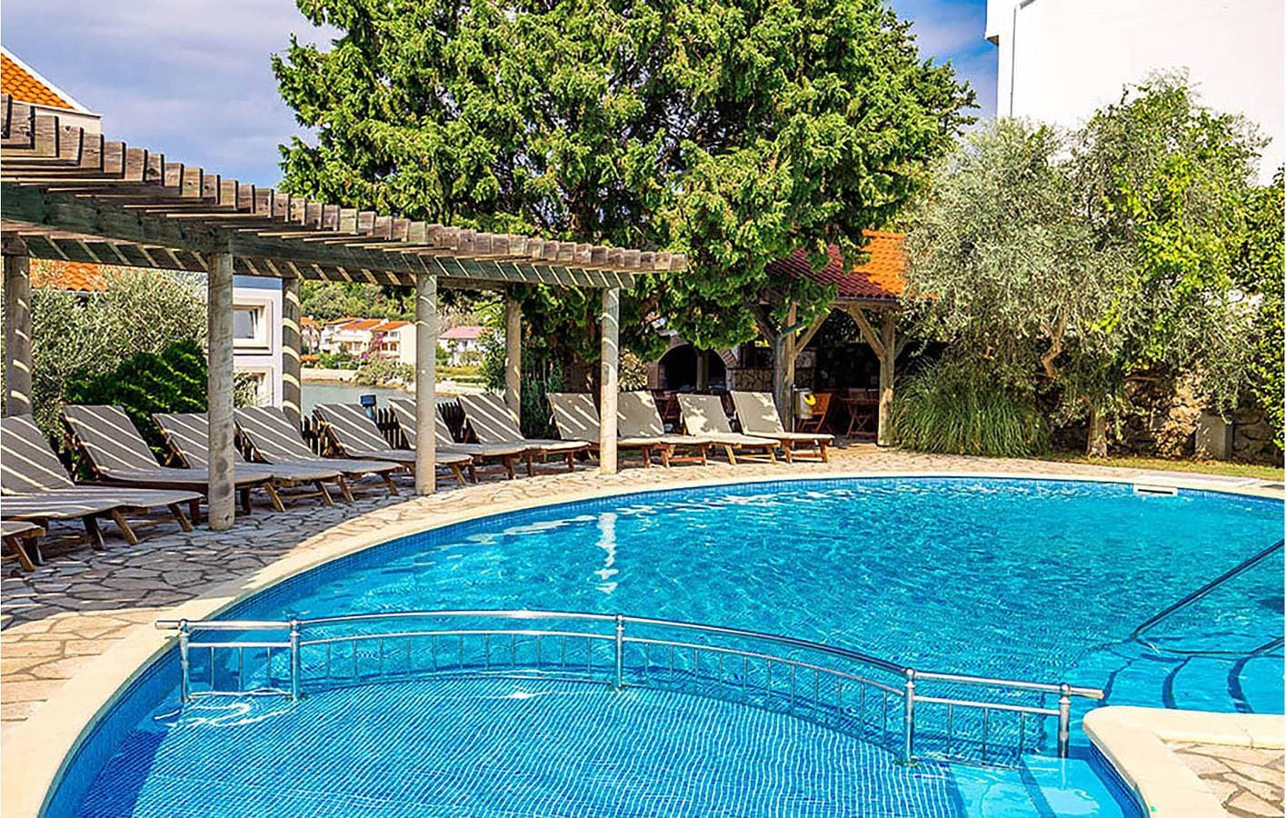 Foto 11 von 26: Charmante Ferienwohnung mit Pool, in der Nähe der Küste und von Restaurants