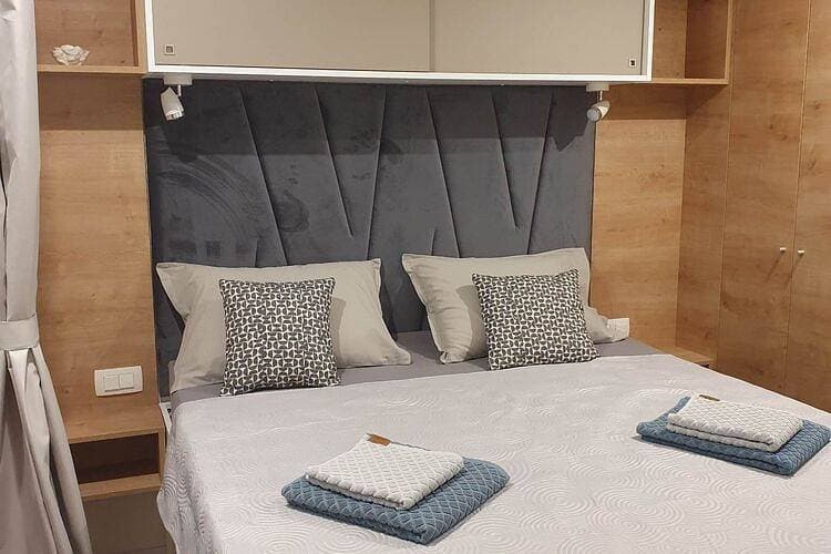 Foto 9 von 35: Mobile Homes Karlo & Dino - Two Bedroom Mobile Home with Terrace