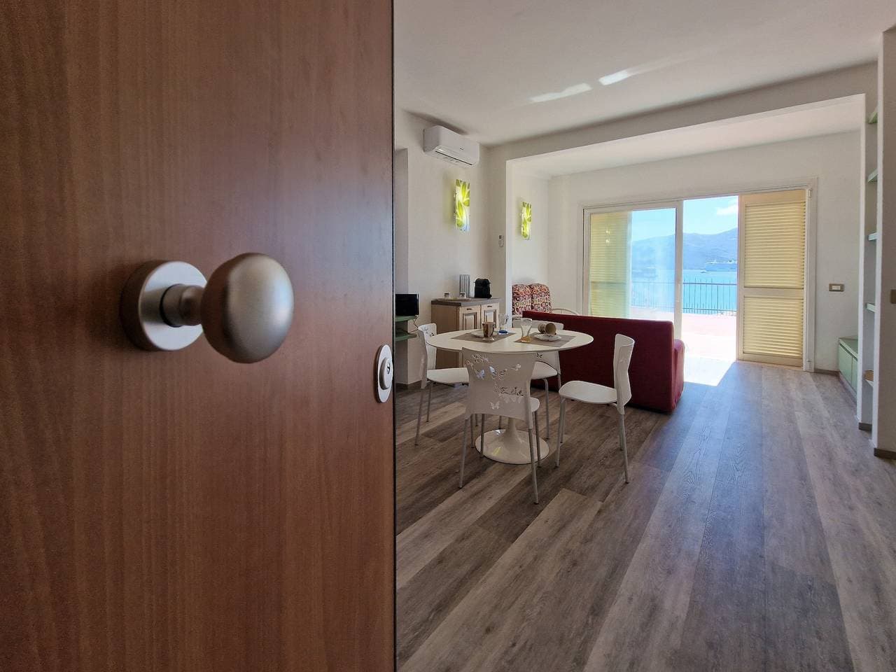 Foto 11 von 22: Ferienwohnung 'Terrazza Sul Mare' mit Meerblick, Wi-Fi und Klimaanlage