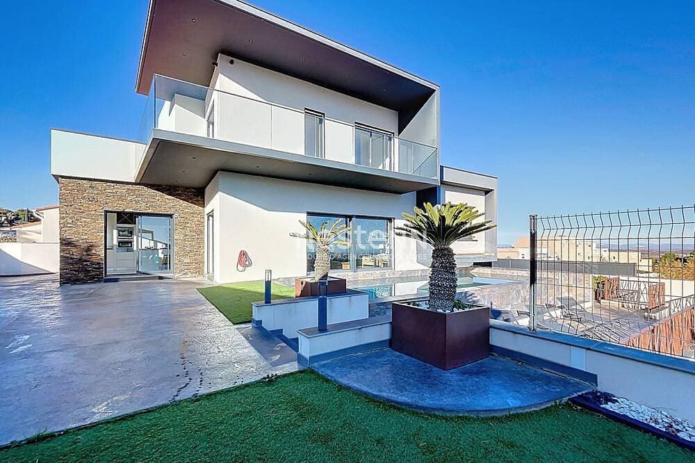 Foto 7 von 24: Zeitgenössische Villa mit privatem Infinity-Pool