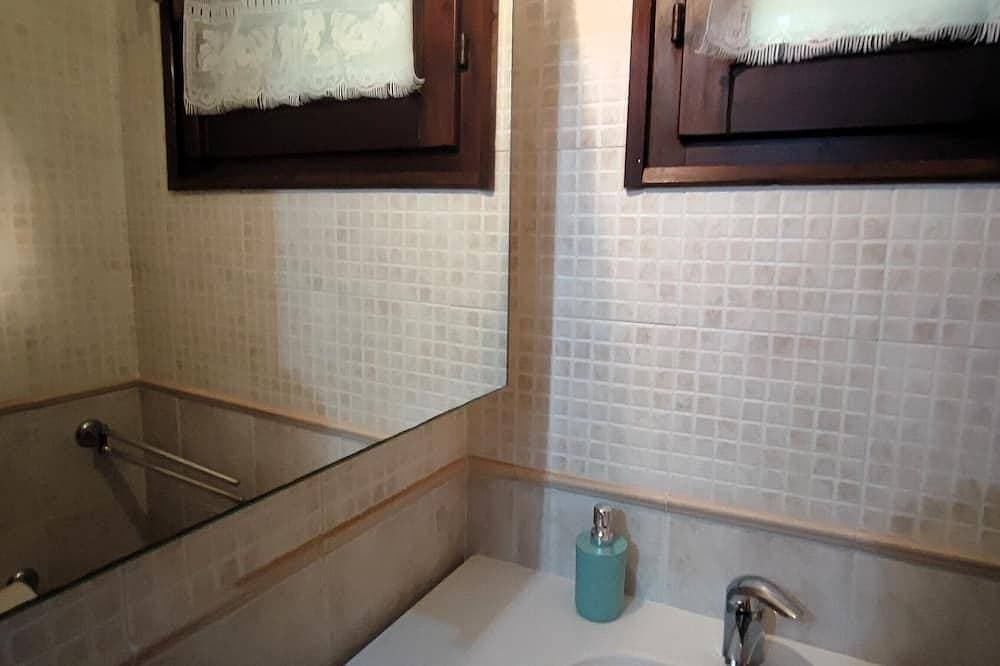 Foto 8 von 30: Charming 2-bedroom cottage with WiFi, AC in lovely Quartu Sant'Elena