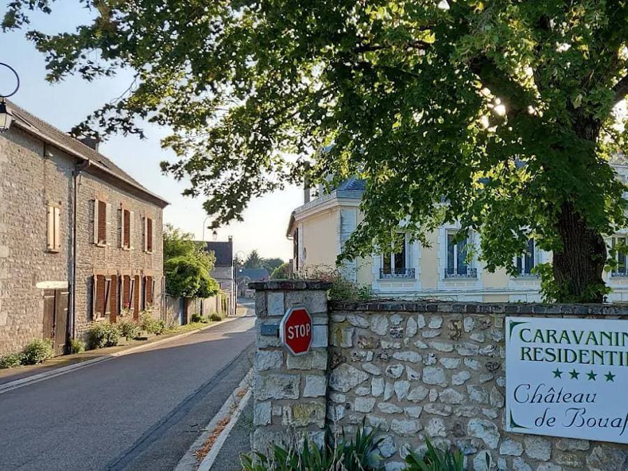 Foto 2 von 23: Camping Chateau de Bouafles - Unterkunft 2 personen - Dk'bane