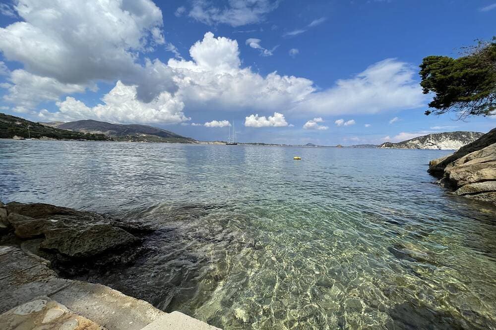 Foto 7 von 12: Villas Cavo Marathia - Studio mit Panorama-Meerblick und Pool in Traumlage