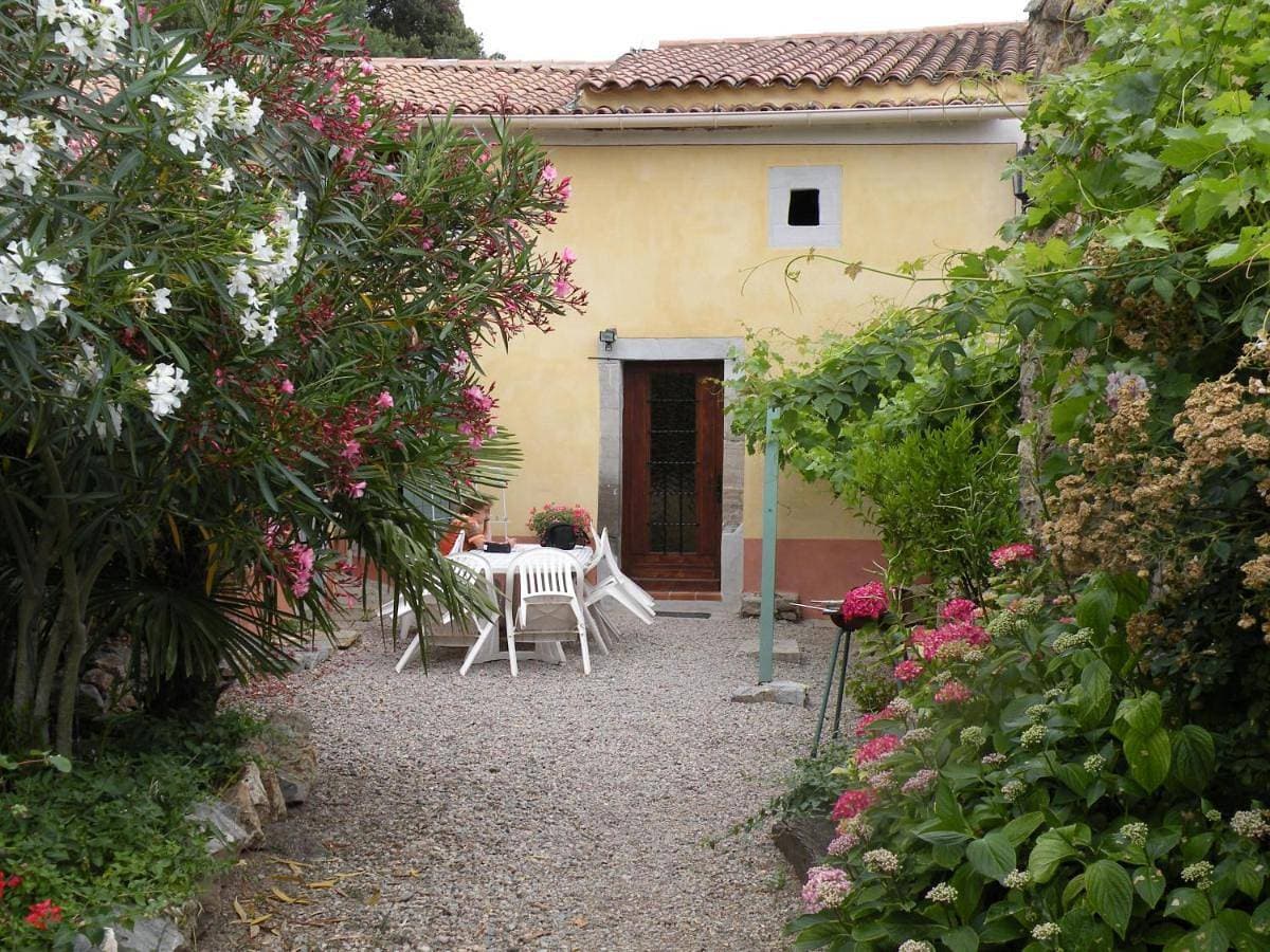 Foto 4 von 33: Three-Bedroom House